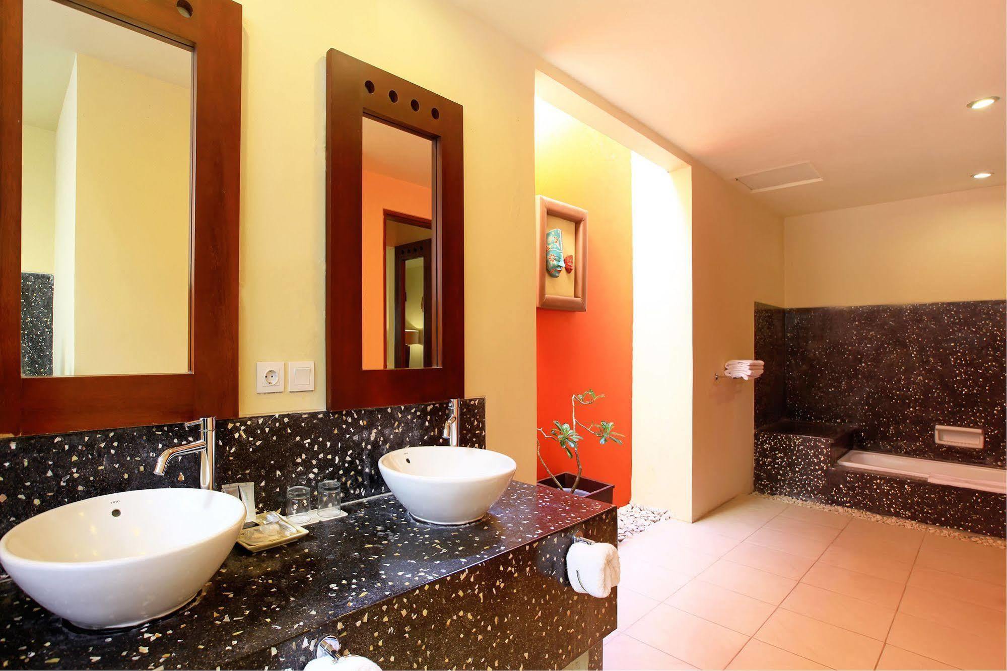 Mutiara Jimbaran Villas Kuta Selatan Luaran gambar